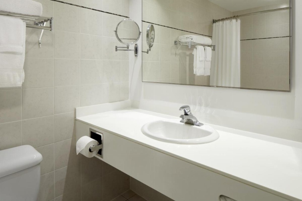 Room image 4